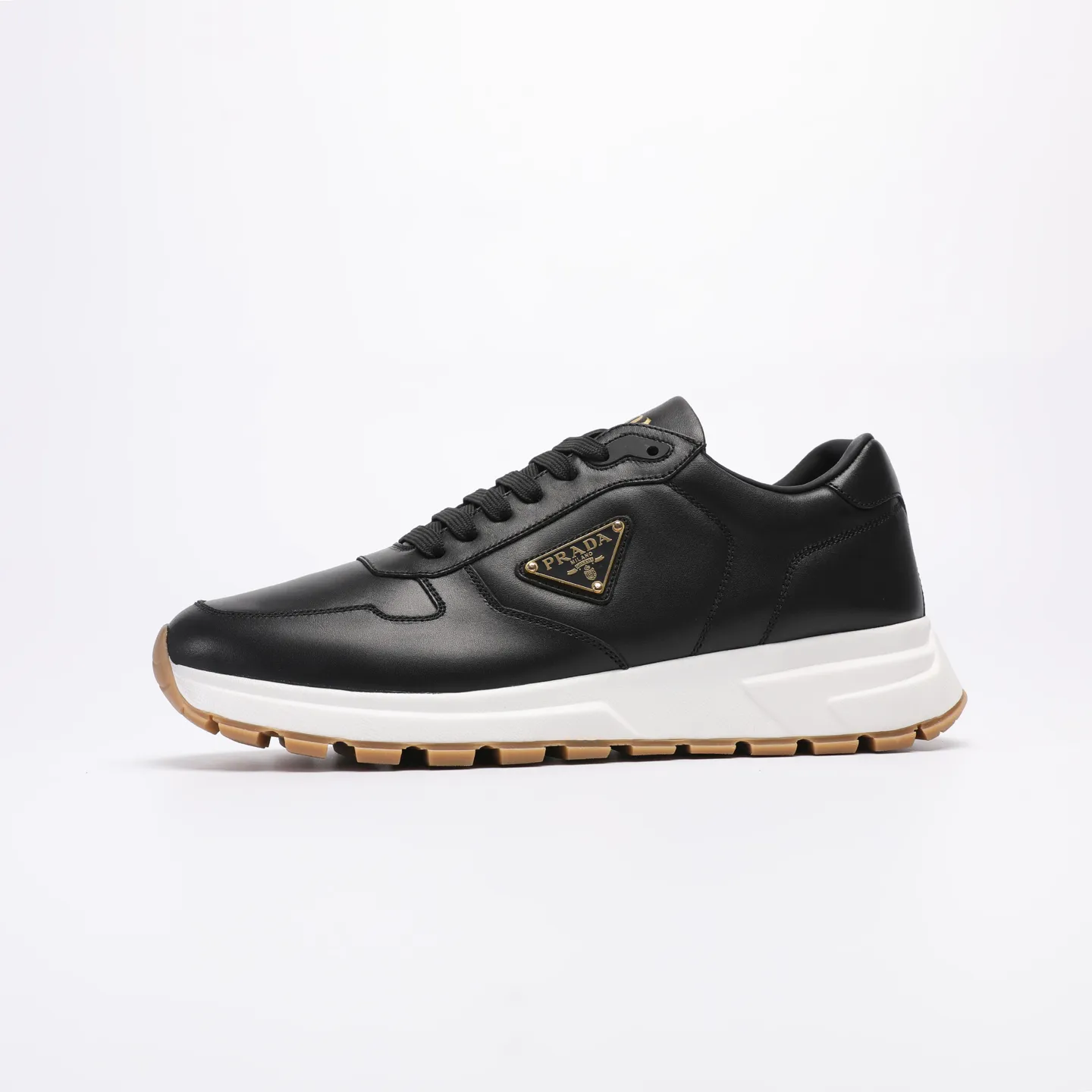 Batch 580 [PRADA] Men's shoes are popular in the counter, official website synchronization, high-quality shipments. Fabric: original cowhide with snakeskin. Lining: cowhide feet + cowhide lining. Outsole: original TPU + foam. Size: 38-46